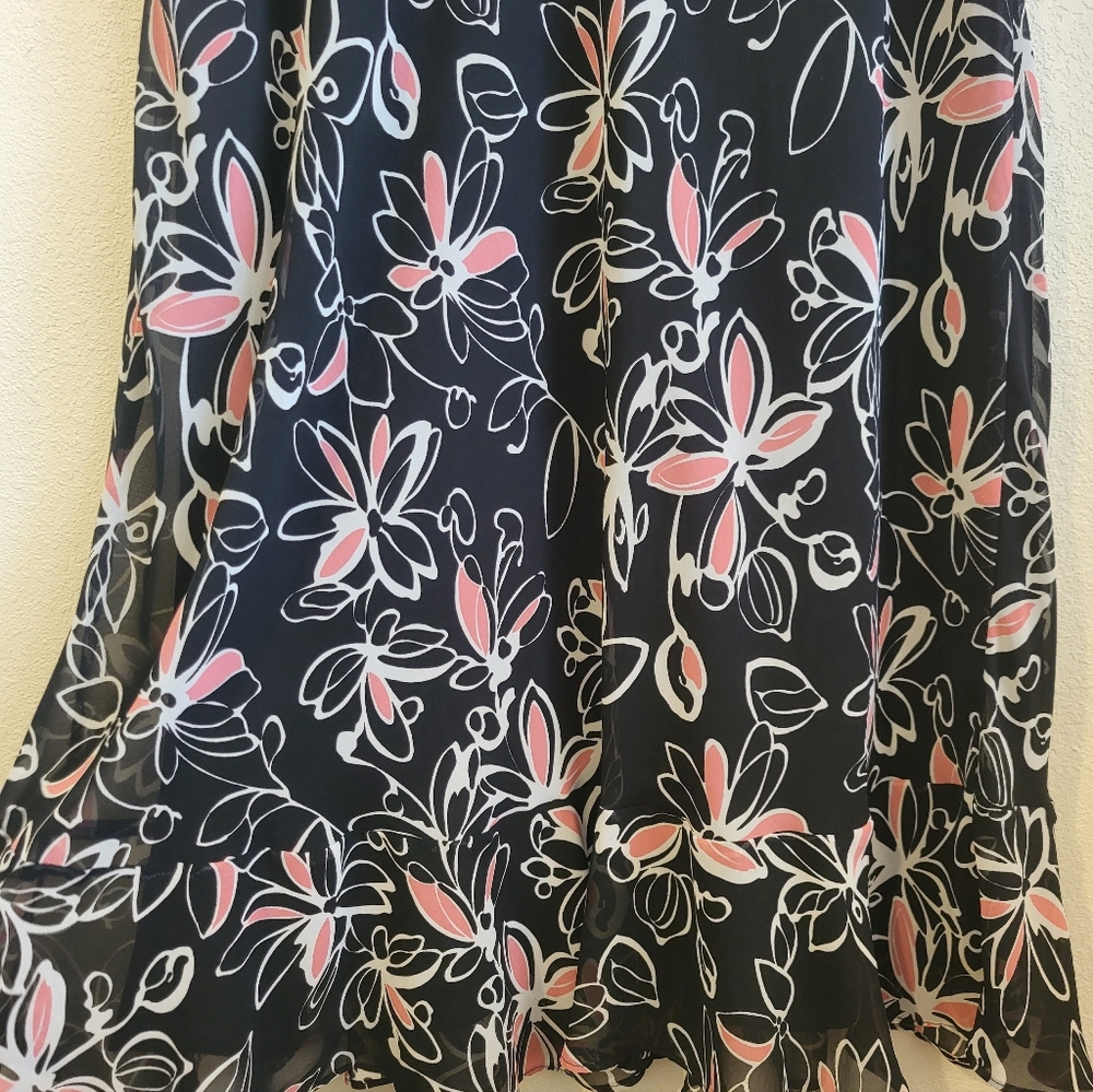 East 5th Floral Black and Pink Women's Maxi Skirt. Size 10 - Picture 10 of 13